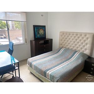Departamento amueblado, zona centro con cochera.